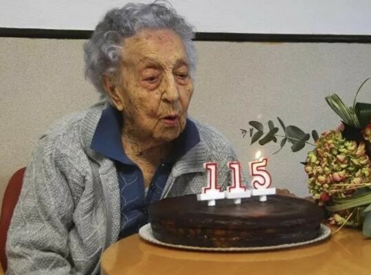 Najstarsza osoba na świecie 115 letnia Maria Branyas Morera przyznała, że sekretem jej długowieczności jest unikanie toksycznych ludzi